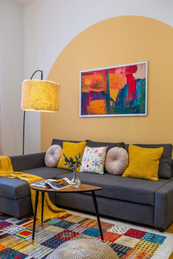 Central Gozsdu Apartment In The Party Street Βουδαπέστη Εξωτερικό φωτογραφία