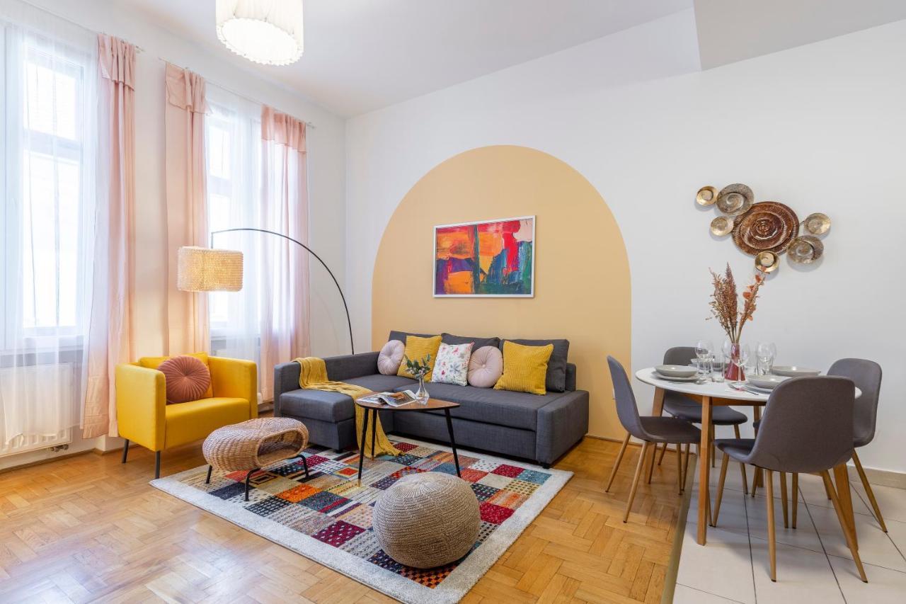 Central Gozsdu Apartment In The Party Street Βουδαπέστη Εξωτερικό φωτογραφία