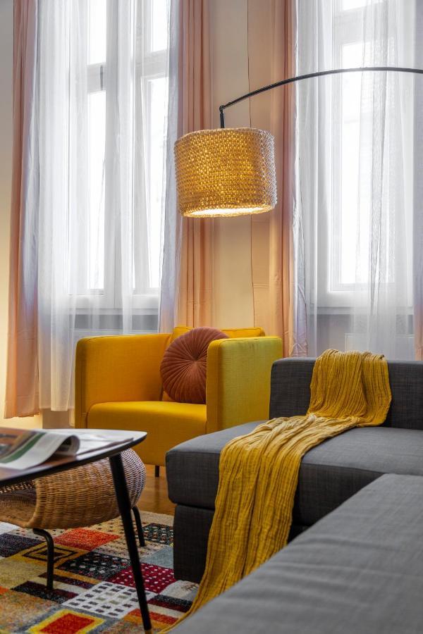 Central Gozsdu Apartment In The Party Street Βουδαπέστη Εξωτερικό φωτογραφία