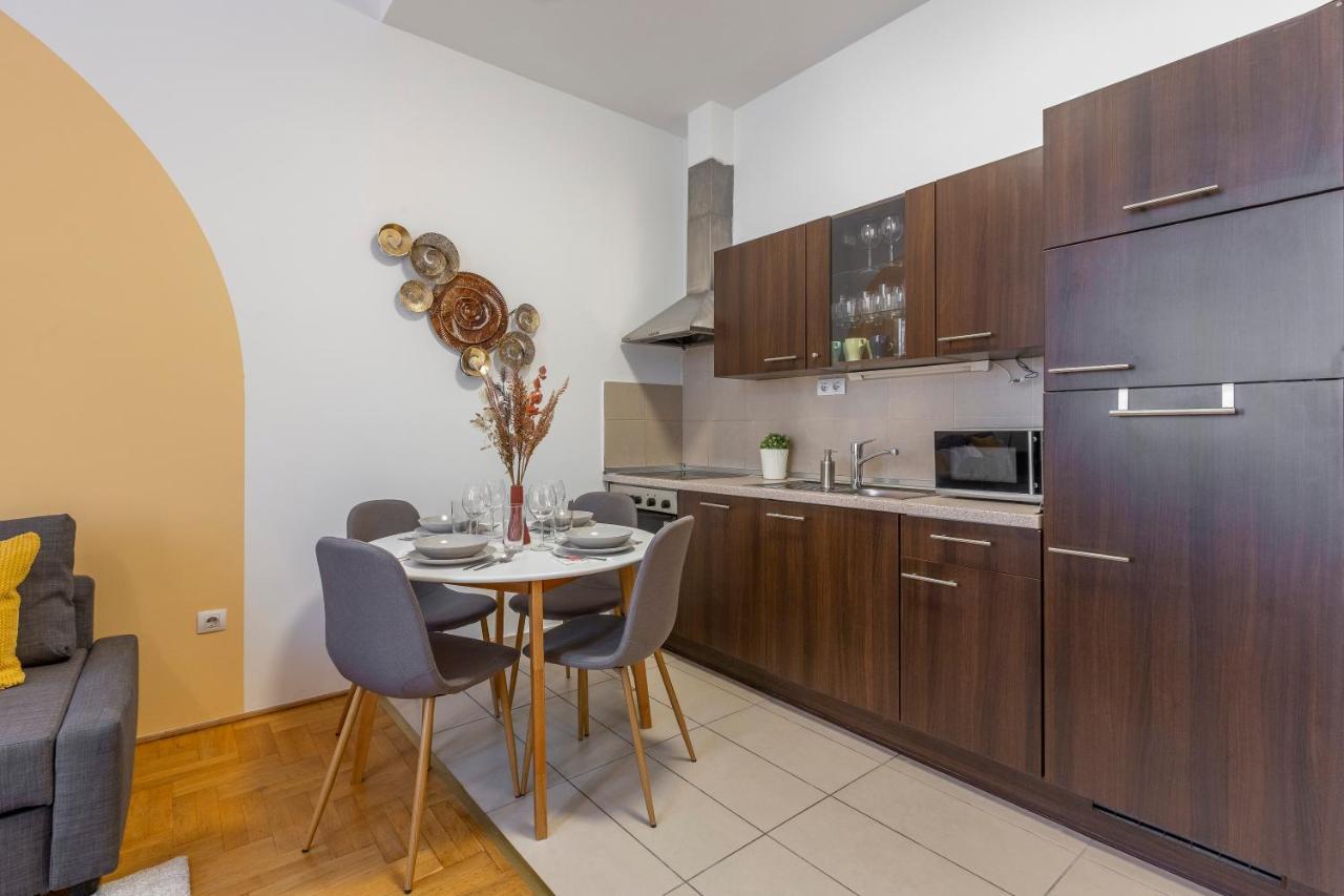 Central Gozsdu Apartment In The Party Street Βουδαπέστη Εξωτερικό φωτογραφία